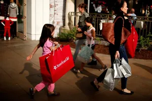 Áp thuế Trung Quốc sẽ khiến dân Mỹ tốn thêm 18 tỉ USD