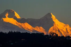 Tìm thấy thi thể các nhà leo núi dãy Himalaya