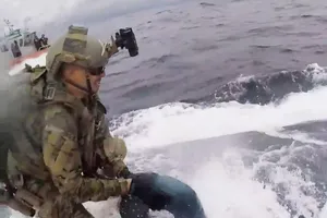 Màn rượt đuổi giữa cảnh sát biển Mỹ và tàu ngầm buôn ma túy