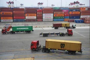 Trung Quốc xác nhận tăng trưởng kinh tế thấp nhất trong 27 năm