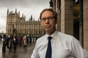 'Hải quân Anh quá yếu để bảo vệ tàu Anh trước Iran'