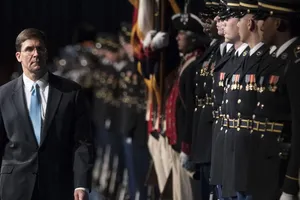 Lầu Năm Góc cử chiến hạm hộ tống tàu Mỹ đi qua Vùng vịnh