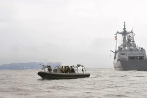 Trợ lực Mỹ, Hàn Quốc gửi hải quân tới eo biển Hormuz