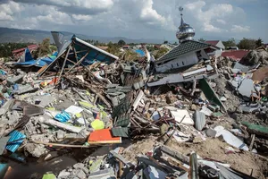 Indonesia hứng động đất 7 độ Richter, có nguy cơ sóng thần