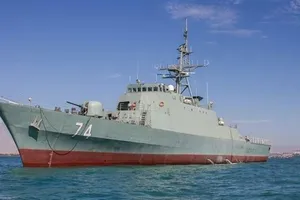 Iran điều khu trục hạm mang tên lửa đến vịnh Aden bảo vệ tàu