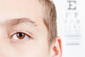 Thiếu niên bị mù và điếc vì ăn thức ăn nhanh trong suốt 10 năm