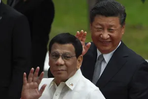 'Ông Duterte không có quyền bỏ phán quyết biển Đông'