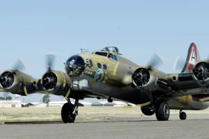 Tai nạn 'pháo đài bay' B-17, ít nhất 7 người chết