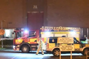 Anh: Hơn 50 người phải điều trị y tế, nghi hít phải khí độc