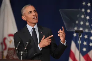 Cựu Tổng thống Barack Obama nói chuyện với các sinh viên tại Đại học Illinois, nơi ông nhận Giải thưởng Paul H. Douglas về Đạo đức trong Chính phủ vào ngày 7-9 năm 2018 tại Urbana, Illinois. Ảnh: CNBC