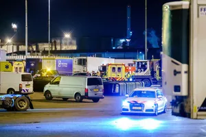 Tiếp tục phát hiện người nhập cư vào Anh trong container lạnh