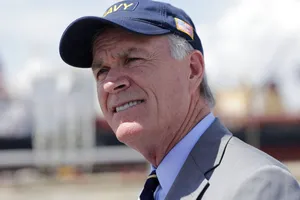 Cựu bộ trưởng Hải quân Mỹ vừa mất chức chính thức lên tiếng