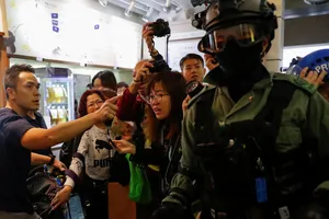 Hong Kong đề xuất đạo luật cấm người dân xúc phạm chính quyền