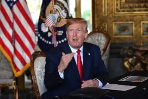 Đêm Giáng sinh, ông Trump chỉ trích bà Pelosi và đảng Dân chủ