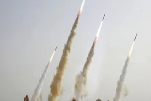 Iran "nã" tên lửa vào căn cứ quân sự Mỹ khiến giá dầu tăng mạnh