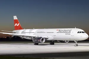 Chiếc máy bay Airbus A321-200 có số đuôi VQ-BRS của hãng hàng không Nordwind Airlines hạ cánh khẩn cấp ở TP Antalya của Thổ Nhĩ Kỳ. Ảnh: JETTRAK