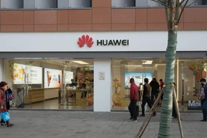 Mỹ cho Anh thêm một cơ hội xem xét lại thỏa thuận hợp tác 5G với Huawei. Ảnh: TEISS