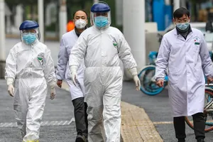 Trưởng Phòng y tế TP Hoàng Cương bị sa thải vì không trả lời được câu hỏi liên quan đến dịch do virus 2019-nCoV. Ảnh: FORBES