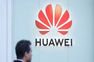 Mỹ đang tính toán một đề xuất mới nhằm siết thêm giao dịch với Huawei. Ảnh: REUTERS