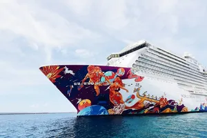 Du thuyền World Dream neo tại Hong Kong hồi tháng 12-2019. Ảnh: GETTY