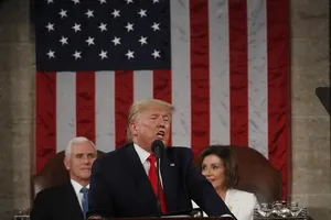 Tổng thống Mỹ Donald Trump phát biểu Thông điệp liên bang một ngày trước khi có phán quyết trắng án của Thượng viện. Ảnh: REUTERS