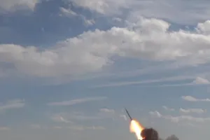 Iran công bố tên lửa đạn đạo tầm ngắn Ha'ad-500. Ảnh: IRAN PRESS