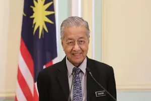 Thủ tướng Malaysia Mahathir Mohamad tại một buổi họp báo ngày 4-2 vừa qua. Ảnh: REUTERS