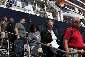 Hãng tàu Holland America đang phối hợp truy tìm tất cả du khách trên tàu Westerdam sau khi phát hiện một du khách nhiễm virus COVID-19. Ảnh: AFP