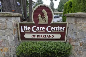 Phần lớn các ca tử vong tại Mỹ đều có liên quan đến viện dưỡng lão Life Care Center thuộc TP Kirkland, bang Washington. Ảnh: AP