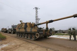 Xe tăng của Thổ Nhĩ Kỳ triển khai ở Idlib (Ảnh chụp ngày 14-2). Ảnh: AP