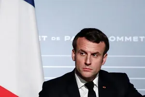 Tổng thống Pháp Emmanuel Macron đã ban hành một số biện pháp mới để chống dịch COVID-19. Ảnh: AFP