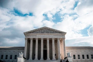 Tòa án Tối cao Mỹ tạm hoãn tất cả các phiên tranh tụng trong tháng 3 do lo ngại về dịch COVID-19. Ảnh: CNN