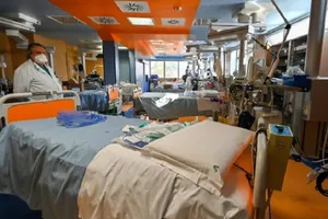 Các chuyên gia Ý dự đoán đỉnh dịch có thể rơi vào tuần sau hoặc 20 ngày sau đó. Ảnh: AFP