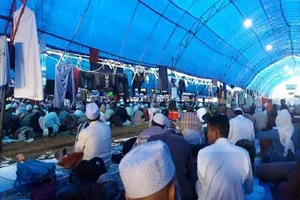 Hình ảnh các tín đồ tham dự một sự kiện của đạo Hồi tại tình Nam Sulawesi, Indonesia hôm 19-3. Ảnh: THE STRAITS TIMES