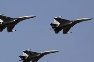 Các máy bay chiến đấu của Trung Quốc sẽ có lớp sơn phủ tàng hình mới. Ảnh: SCMP