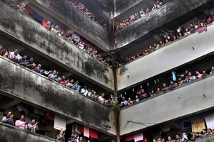 Người dân Ấn Độ TP Mumbai (Ảnh chụp ngày 22-3). Ảnh: REUTERS