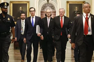 Từ trưa ngày 25-3, Nhà Trắng đã đạt được thỏa thuận với hai đảng tại Thượng viện về gói cứu trợ 2 nghìn tỉ USD chống dịch COVID-19. Ảnh: AP