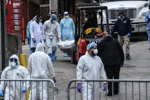 Nhân viên y tế tại một khu vực cách ly ở bang New York, Mỹ ngày 31-3. Ảnh: REUTERS