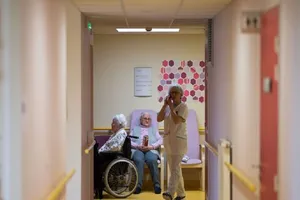 Hình ảnh tại một viện dưỡng lão tại Pháp. Ảnh: GETTY IMAGES