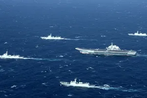 Nhóm tác chiến tàu sân bay Liêu Ninh của Trung Quốc tập trận trên biển Đông hồi tháng 1-2019. Ảnh: REUTERS