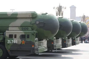 Tên lửa hạt nhân liên lục địa DF-41 của Trung Quốc. Ảnh: EPA