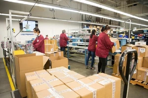 Một số bang và bệnh viện tại Mỹ phàn nàn rằng khẩu trang nhập từ Trung Quốc có lỗi. Ảnh: AFP