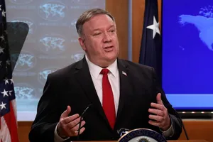 Ngoại trưởng Mỹ Mike Pompeo trong một cuộc họp báo tại Nhà Trắng ngày 8-4. Ảnh: REUTERS