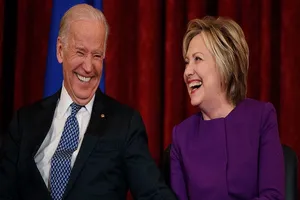 Cựu Ngoại trưởng Mỹ Hillary Clinton (bên phải) ủng hộ ứng viên Đảng Dân chủ Joe Biden đắc cử Tổng thống Mỹ vào tháng 11 tới. Ảnh: POLITICO