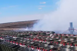 Một đơn vị của quân đội Nga ở vùng Amur thử hệ thống thiết bị bắn pháo hoa. Ảnh: RT