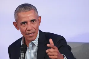 Cựu Tổng thống Obama phát biểu tại Học viện Công nghệ Illinois (Mỹ) hồi tháng 6-2019. Ảnh: REUTERS