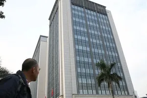 Tòa án Tây Cửu Long kết án sinh viên mang theo 5 quả bom xăng đi biểu tình gần đồn cảnh sát Vượng Giác hôm 31-10-2019 mức án 1 năm tù. Ảnh: SCMP