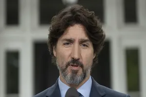 Thủ tướng Canada Justine Trudeau trong buổi họp báo ngày 3-6. Ảnh: AP
