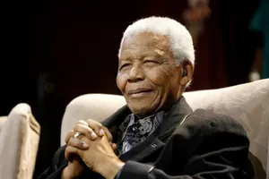 Cựu Tổng thống Nam Phi Nelson Mandela (ảnh chụp ngày 12-7-2008). Ảnh: REUTERS