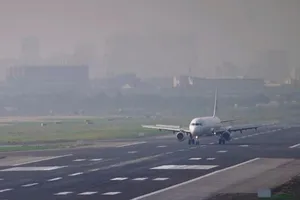 Một chiếc máy bay của hãng China Eastern Airlines được nhìn thấy tại sân bay quốc tế Hồng Kiều ở Thượng Hải, Trung Quốc ngày 4-6-2020.